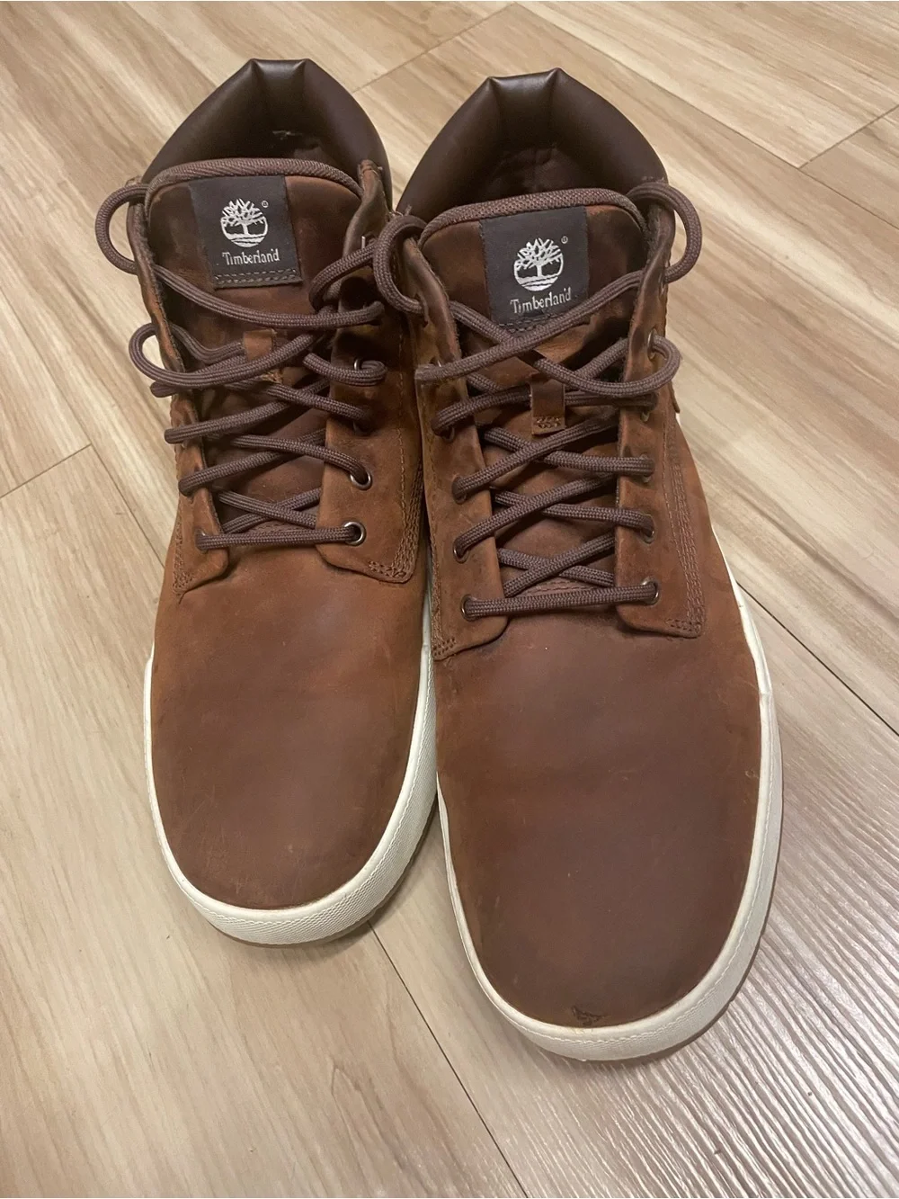 Timberland Men's Size 12 Brown Leather Chukka Boots with White Sole. Ankle boots